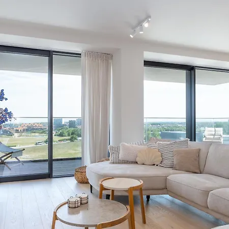 Trinity 7 * Ostend